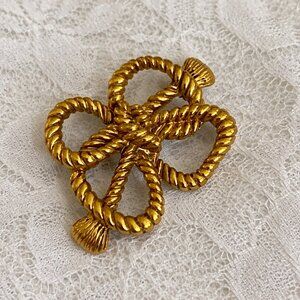 Vintage Signed MMA BNM USA Brooch Gold Tone Pin Knot Metropolitan Museum Of Art